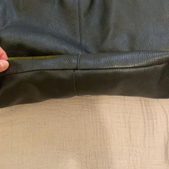 MIGHIM genuine leather black tote / shoulder bag .Very good condition - Picture 5 of 7